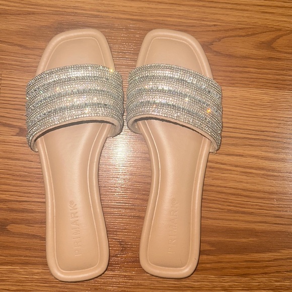 Sandals - Picture 1 of 2